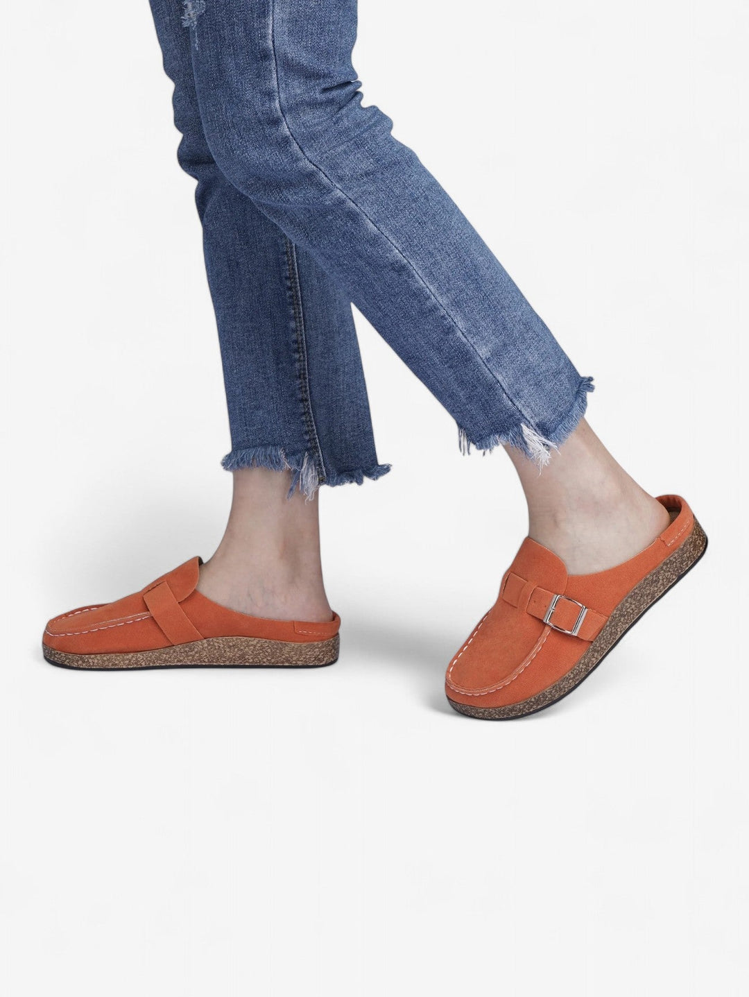 Jada Slip-On Mules | Faux Suede Clogs mit Schnallen-Detail