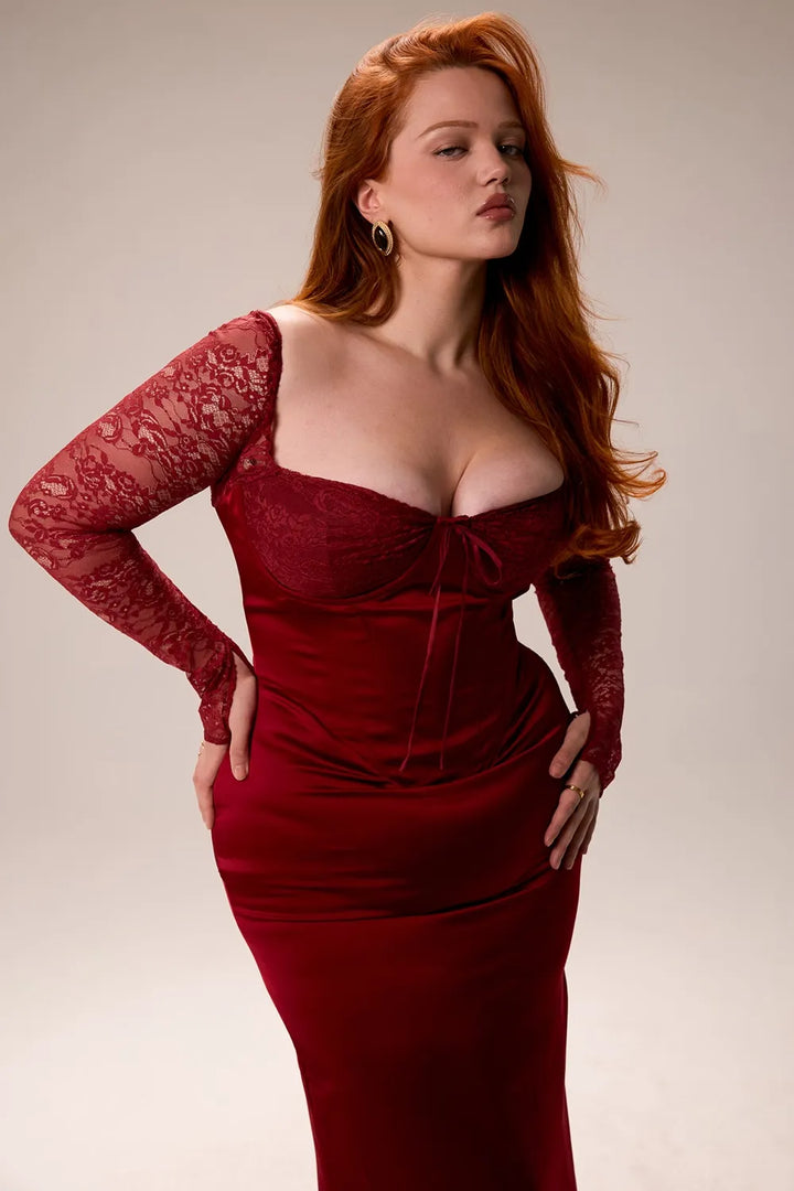 Maxikleid aus Satin mit Spitze | Corsettoberteil, Sheere Ärmel, Rückenschlitz