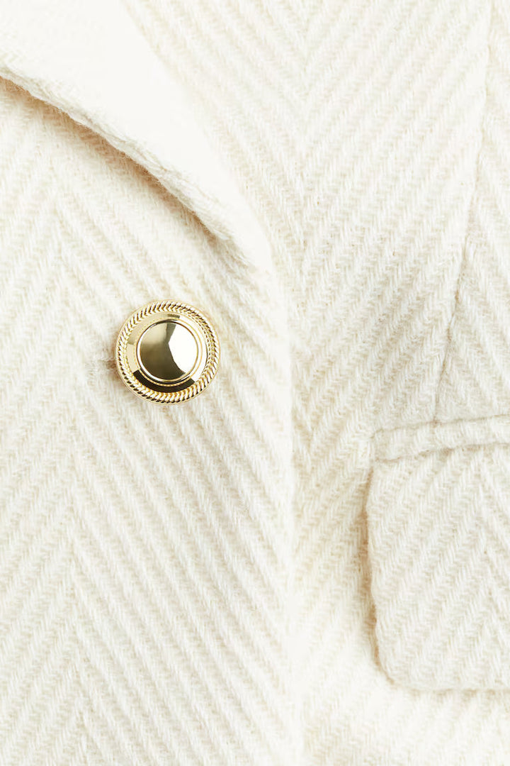 Langer Wollmix Mantel | Chevron Gewebe | Doppelreihige Goldene Knöpfe