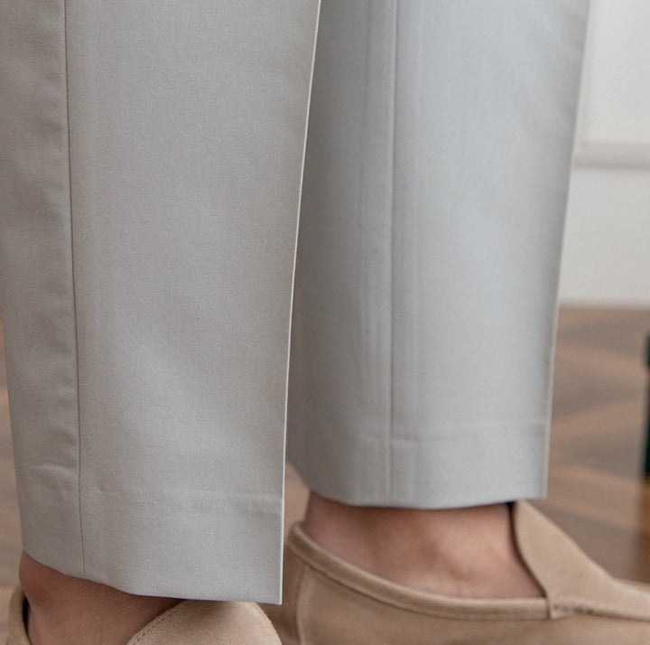 Hohe Taillierte Gefaltete Hose | Gurkha Verschluss | Grundlinie Kollektion