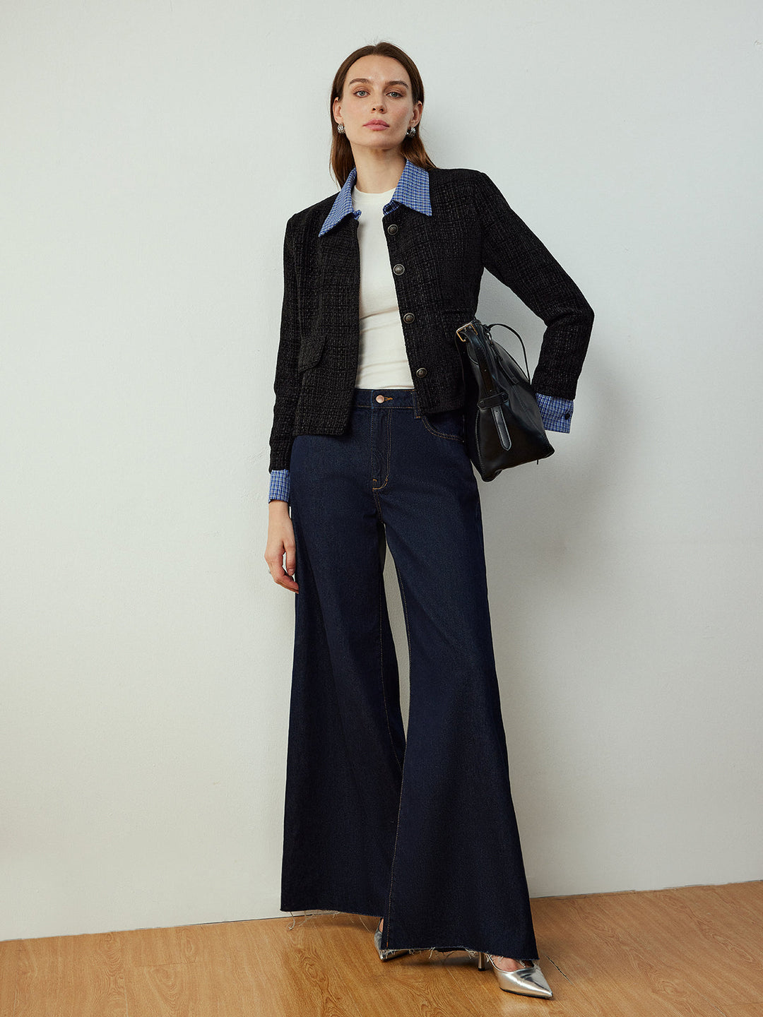 Kurze Tweed Jacke | Kontrastkragen | Klassische Silhouette