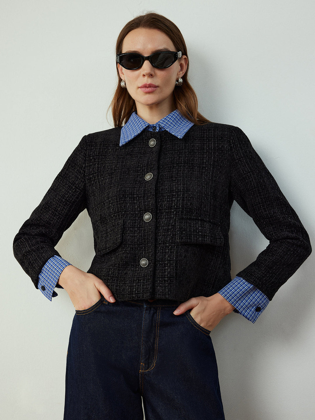 Kurze Tweed Jacke | Kontrastkragen | Klassische Silhouette