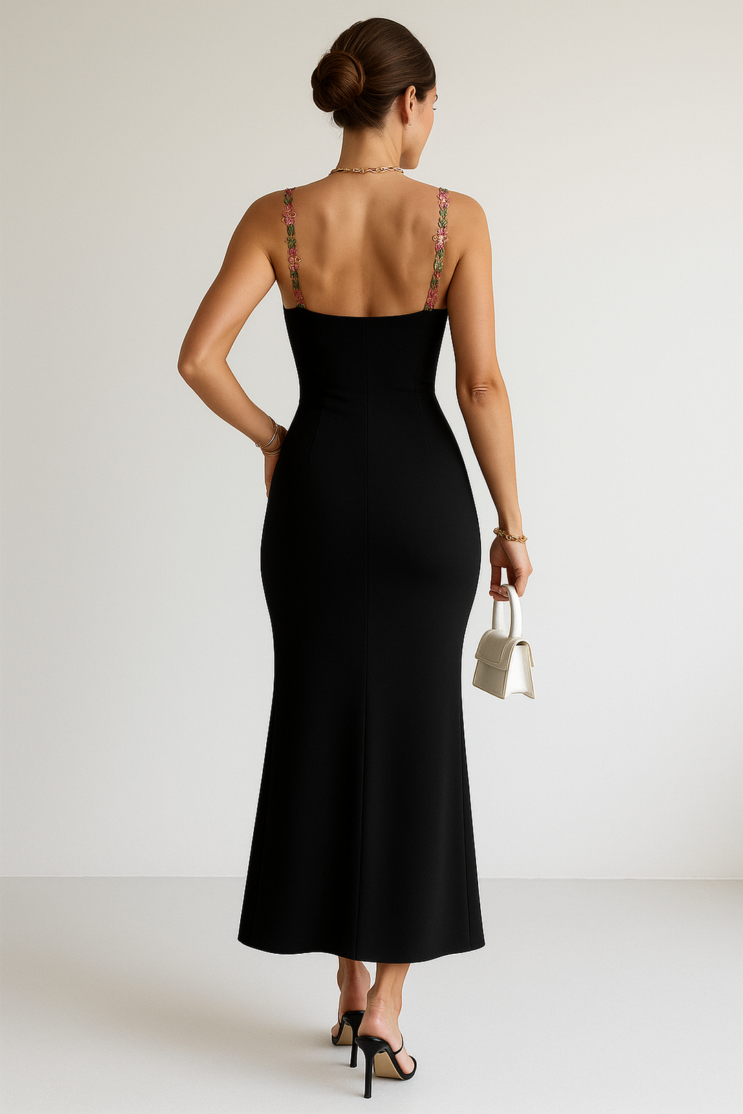 Lichtglanz Floral Appliqué Bodycon Maxi Kleid | Spaghetti Träger | Wrap Taillierung