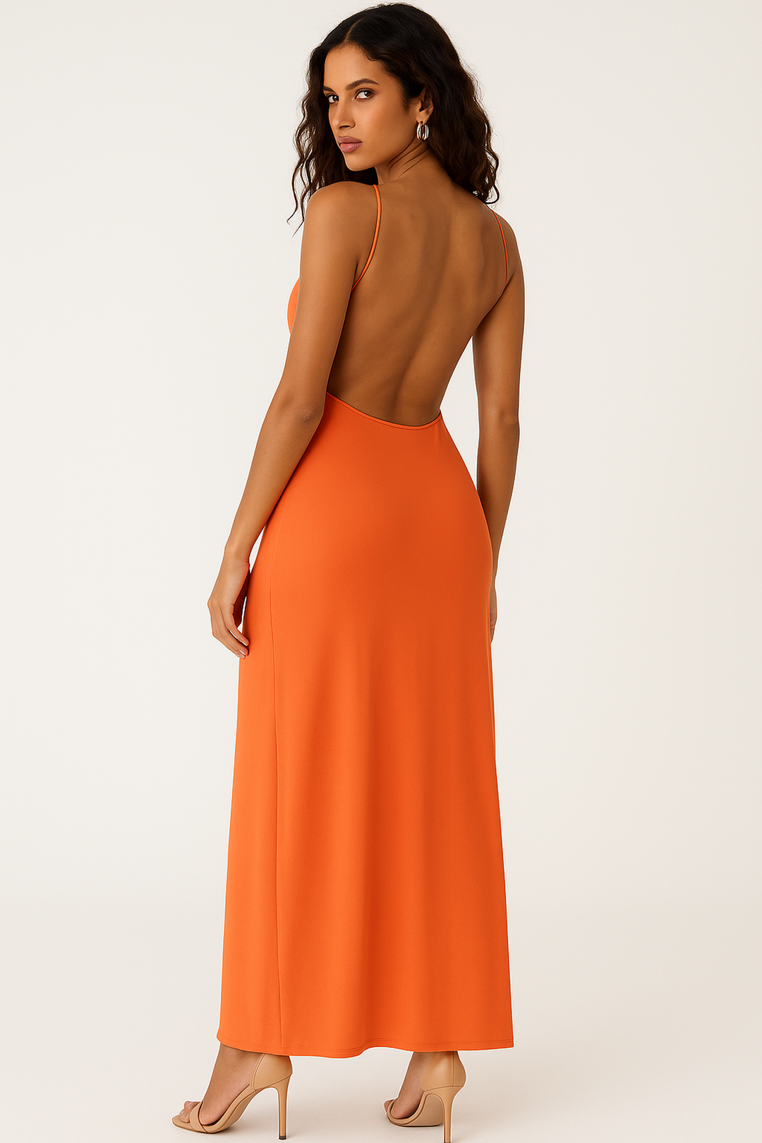 Halter Maxi Kleid | Kette Ausschnitt | Bodenlange Silhouette