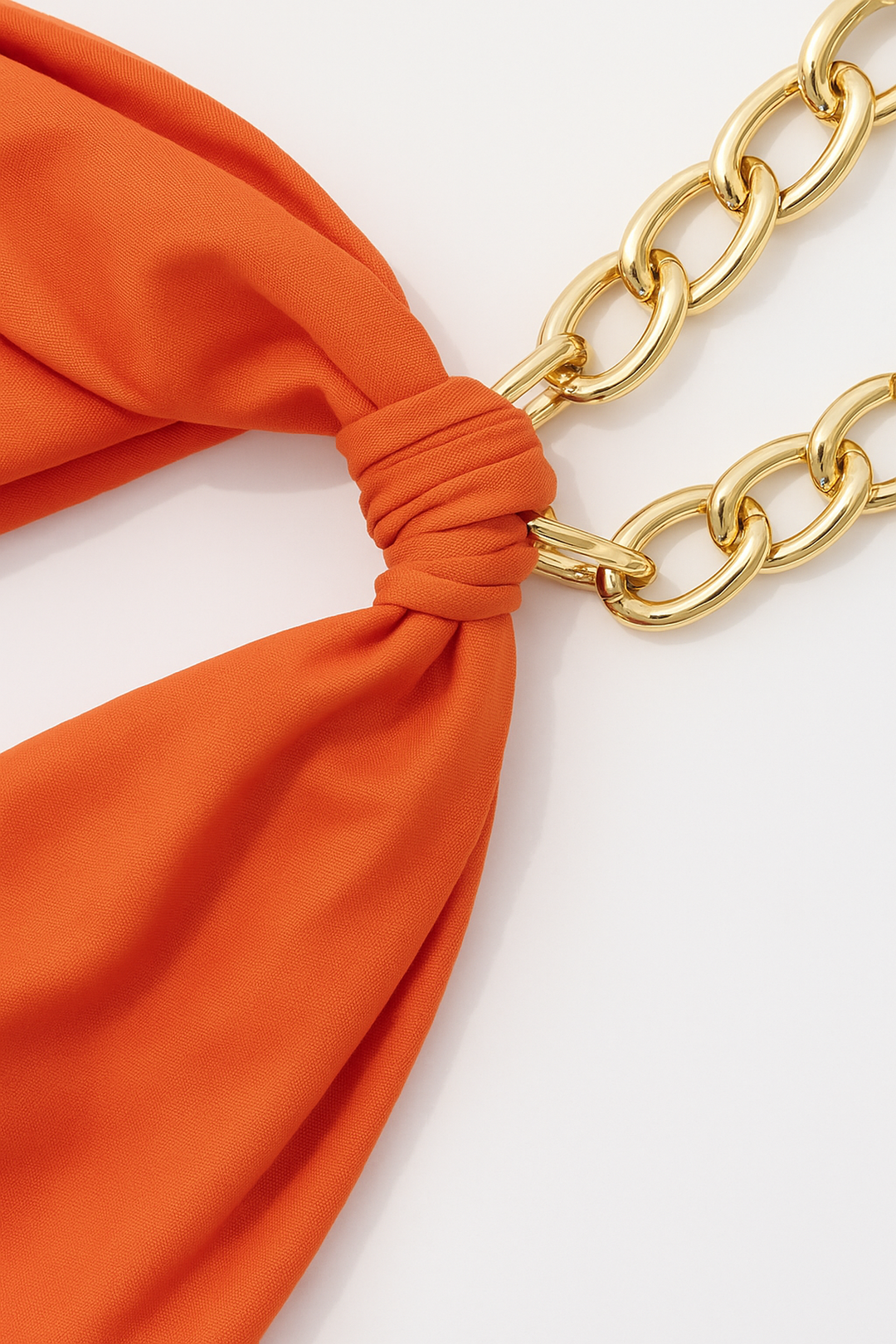 Halter Maxi Kleid | Kette Ausschnitt | Bodenlange Silhouette