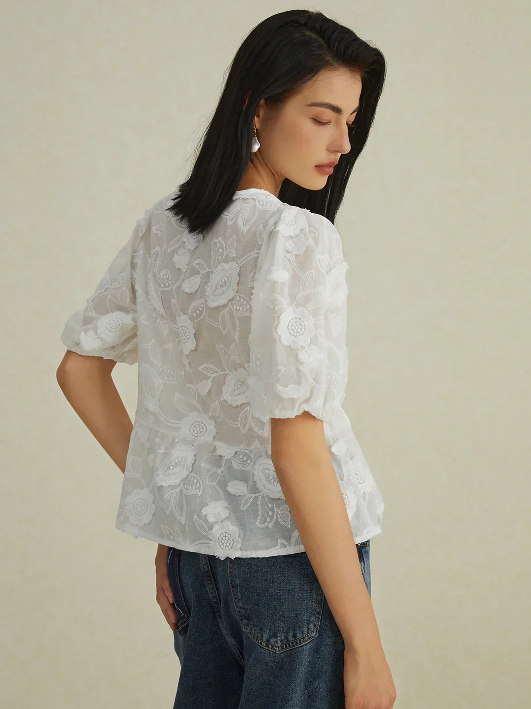 Bestickte Bluse mit Bindeband | Puffärmel | Sheer Blumenmuster