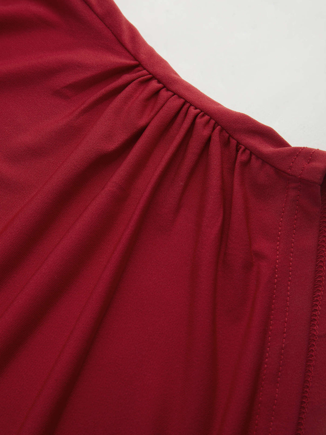 Drapiertes Cowl Neck Ärmelloses Top | Leichtes Strickmaterial