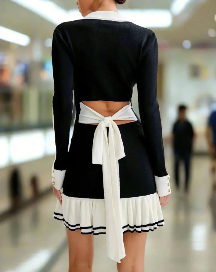 Strick Mini Kleid | Slim Fit | Knopf vorn | Volantsaum