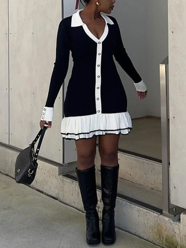 Strick Mini Kleid | Slim Fit | Knopf vorn | Volantsaum