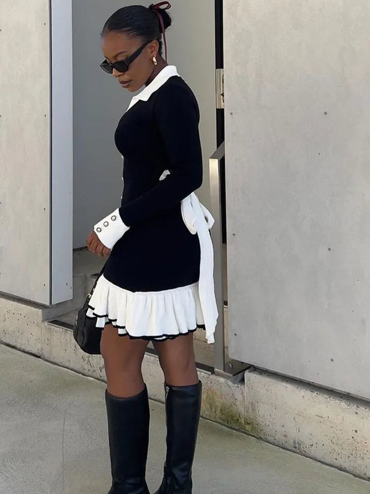 Strick Mini Kleid | Slim Fit | Knopf vorn | Volantsaum