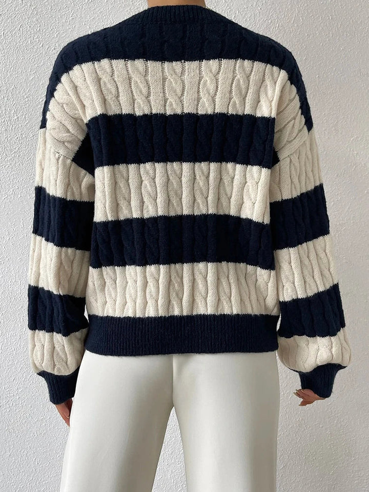 Gestreifter Kabelstrick V-Ausschnitt Pullover | Relaxed Fit