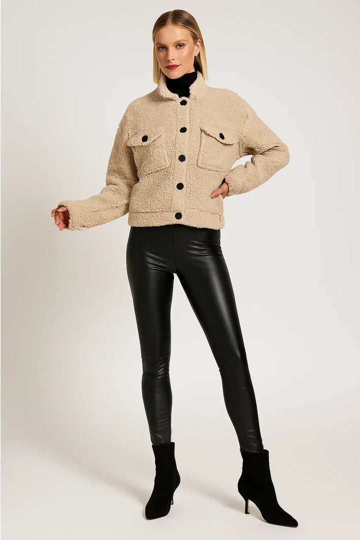 Sherpa Jacke | Kontrastknöpfe | Kurzes Wollgemisch