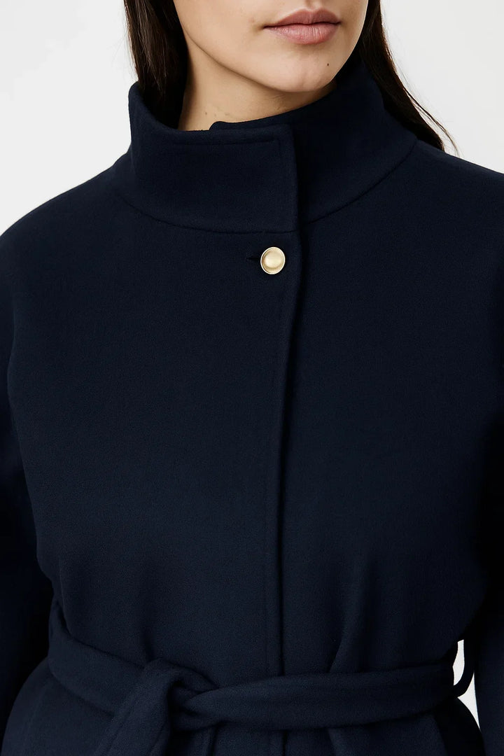 Strukturierter Cape-Mantel | Gemusterte Taillierung | Hoher Kragen