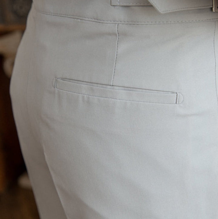 Hohe Taillierte Gefaltete Hose | Gurkha Verschluss | Grundlinie Kollektion