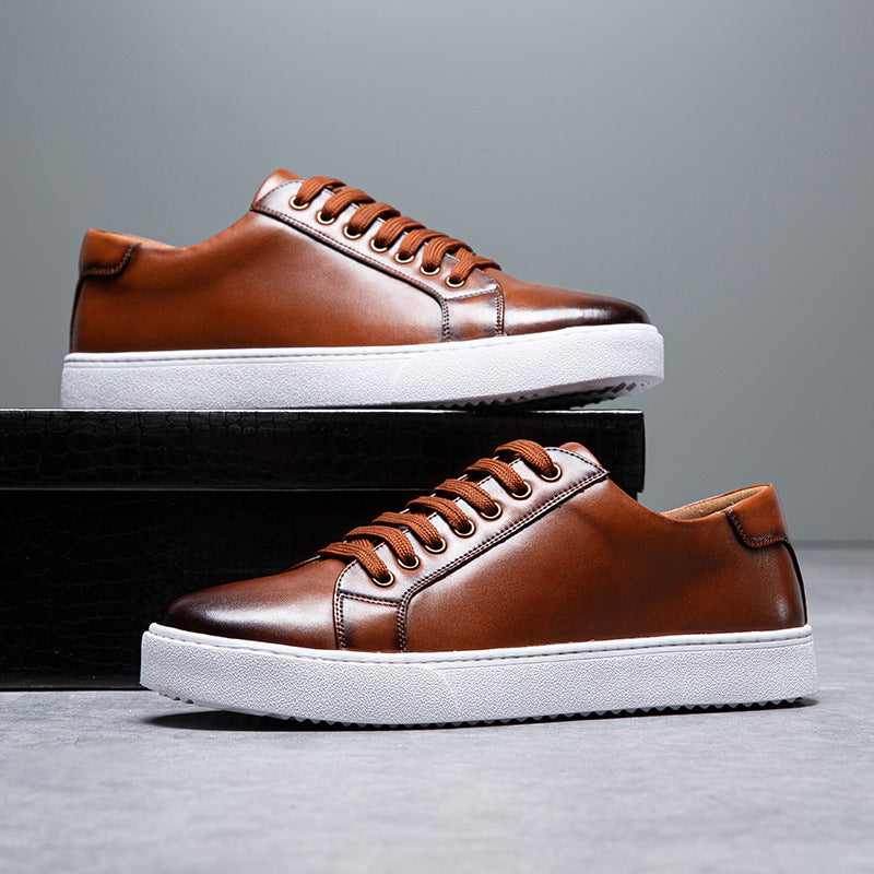 Leder Low-Top Sneakers | Kontrastsohle | Grundlinie Kollektion