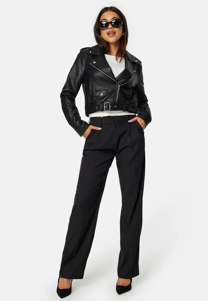Cropped Faux Leather Bikerjacke | Gurtel Design