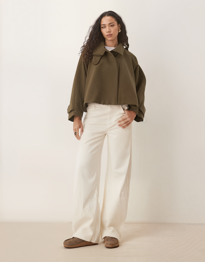 Strukturierter Kurzer Mantel | Hoher Kragen | Boxy Fit